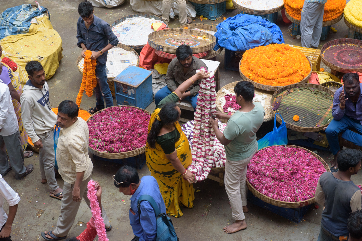 バンガロールの花市場