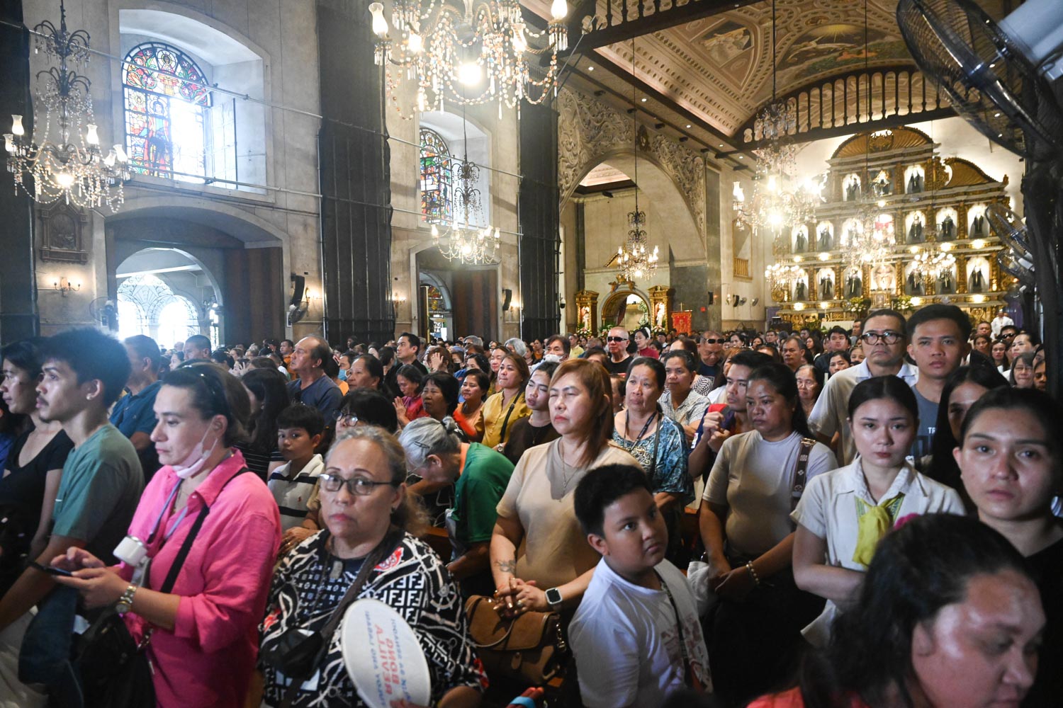 シヌログ祭りのセブより無事に帰国。本日夜より営業再開。